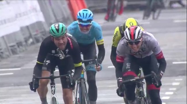 D34dgStW4AEAtb3.jpg:large