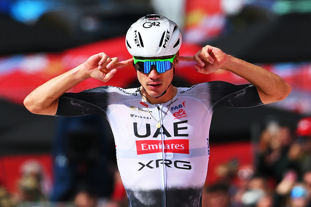 www.cyclingnews.com