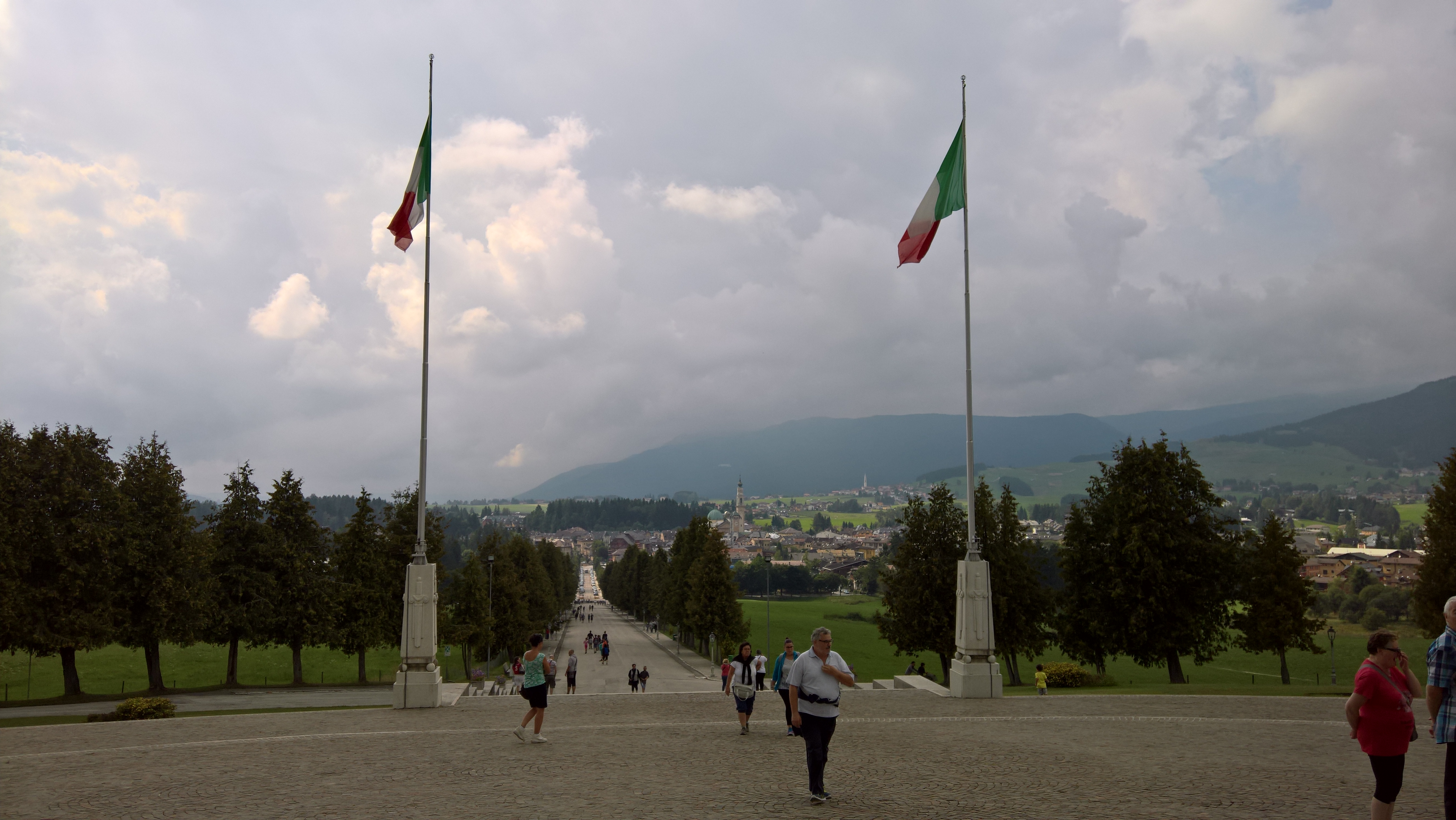 Asiago_War_Memorial_02.jpg