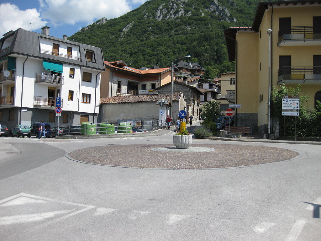 1024px-Pacionfi.JPG