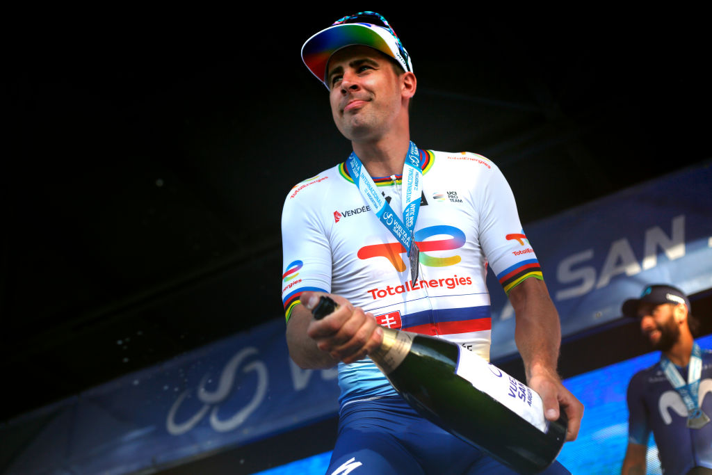 www.cyclingnews.com