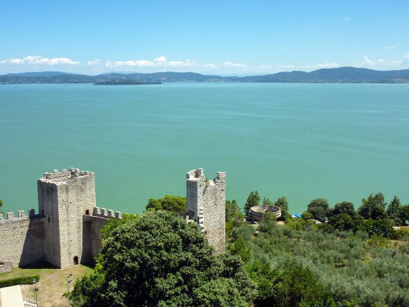 Castiglione_del_Lago_Lago_Trasimeno.jpg
