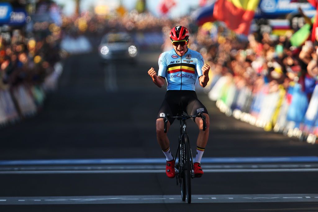 www.cyclingnews.com