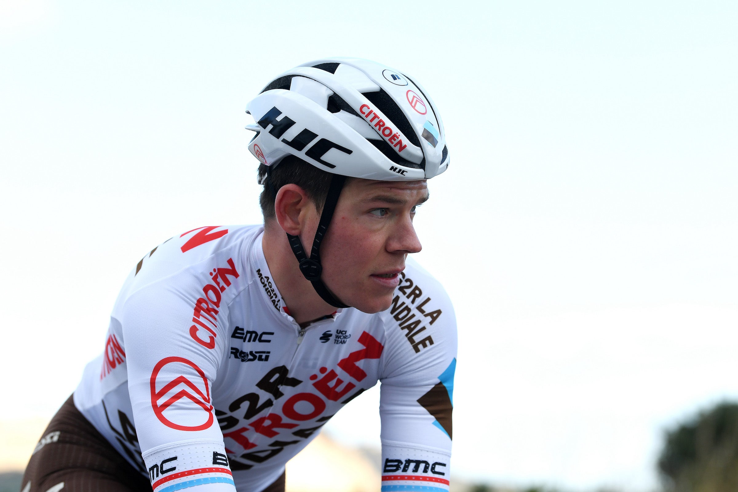 www.velonews.com