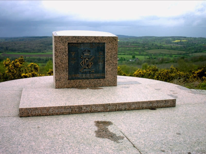 Monument_mont_pincon.jpg