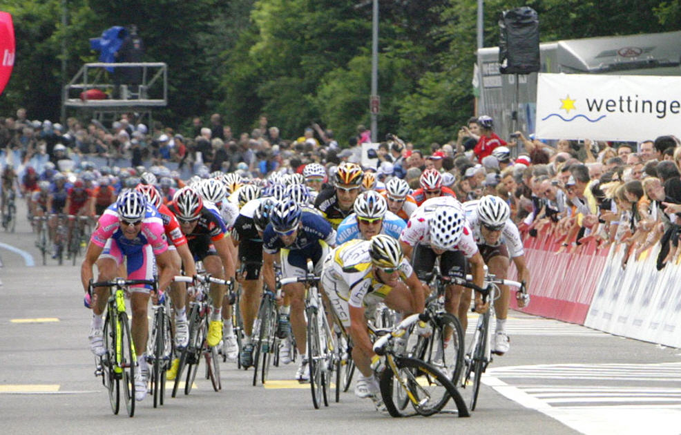 mark-cavendish-tour-de-suisse-crash.jpg