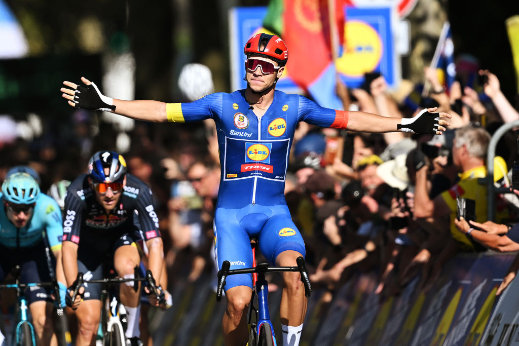 www.cyclingnews.com