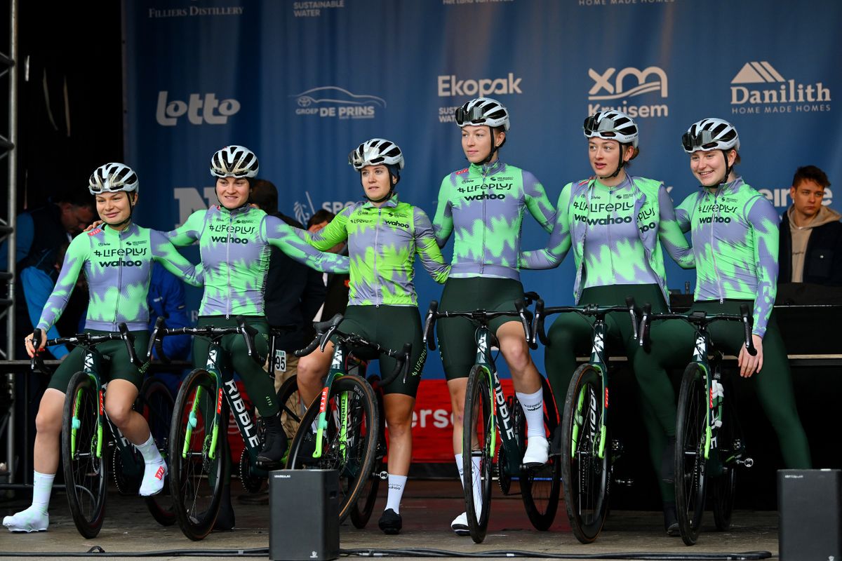 www.cyclingweekly.com