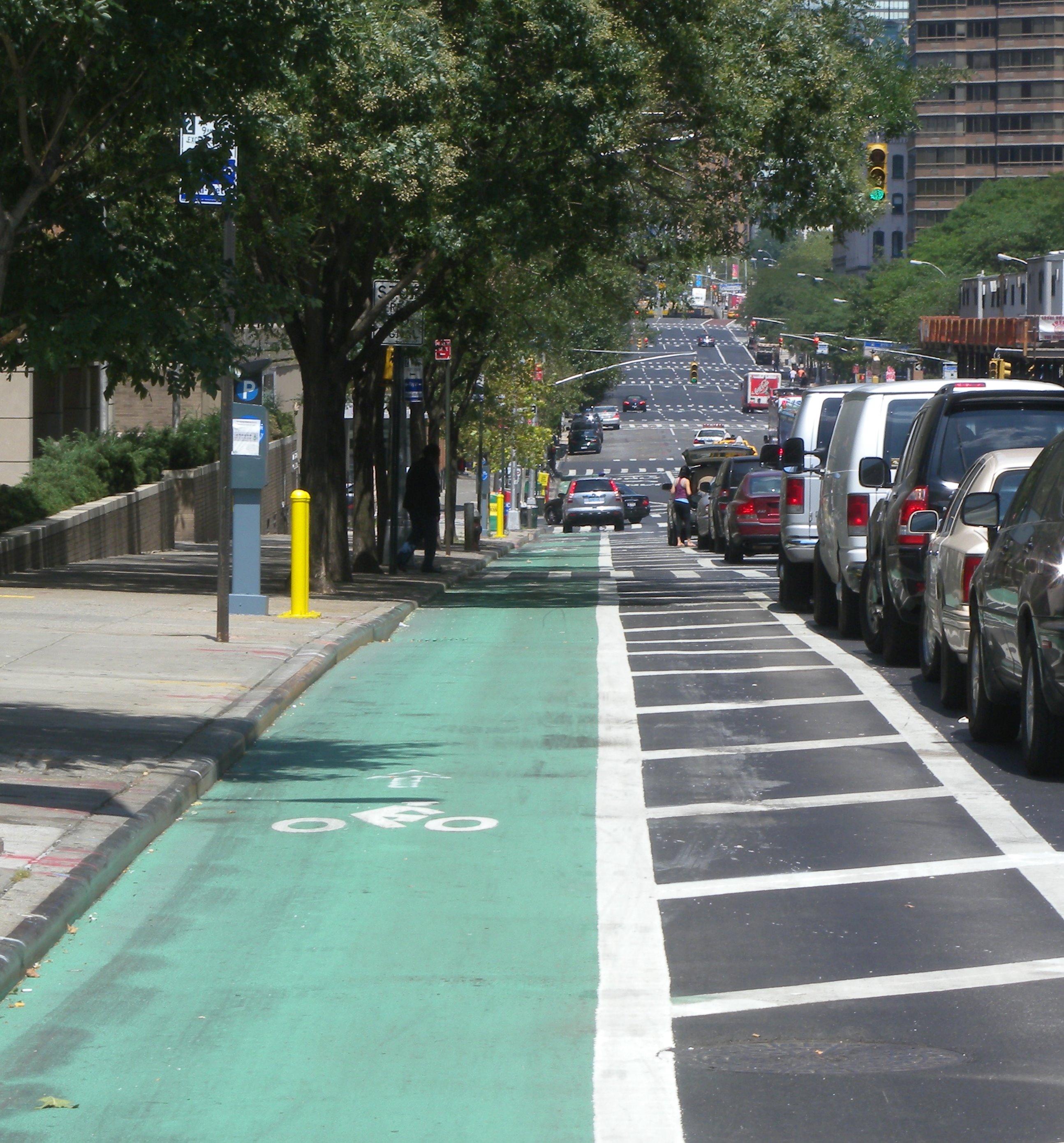 Protected_bikelane_1st_Av_jeh.jpg