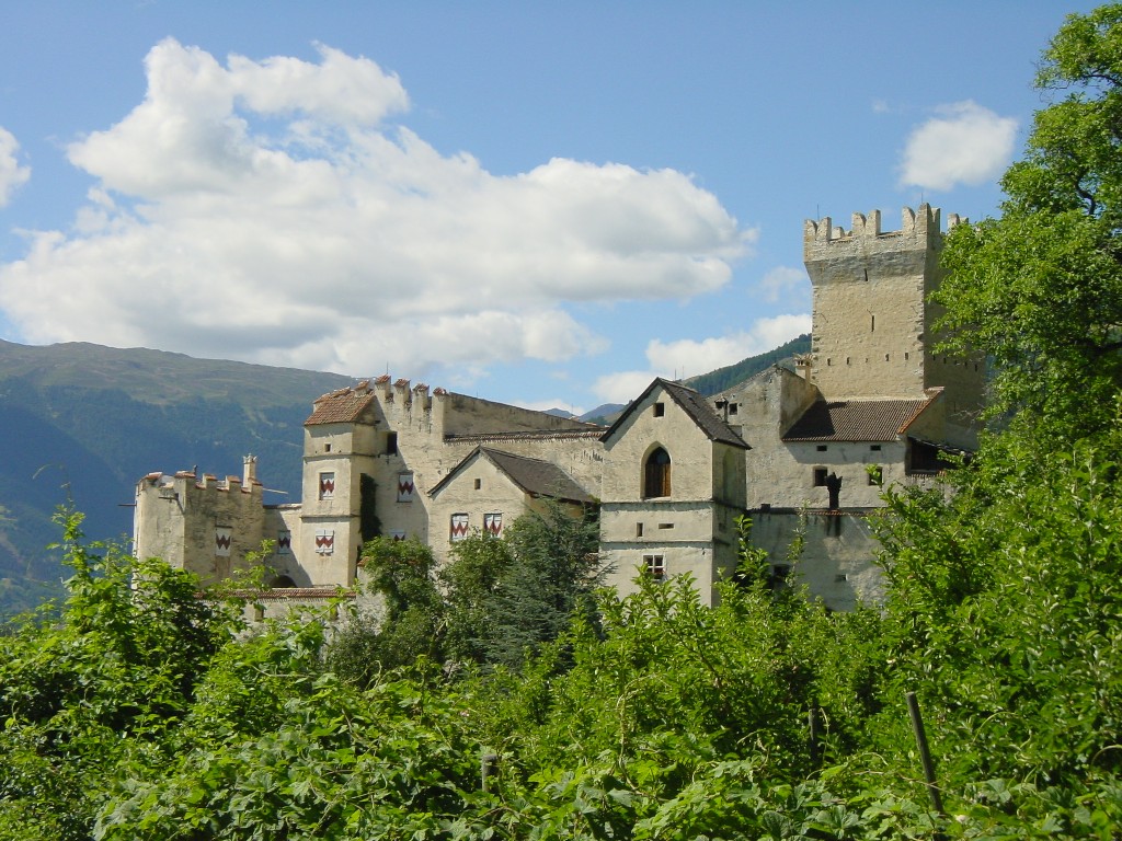 Churburg_Suedtirol_2005_Jul_1.jpg