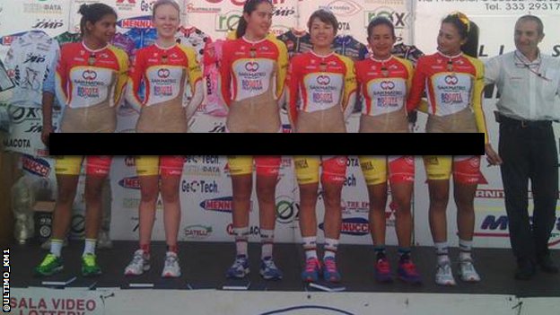_77597182_cycling_team.jpg