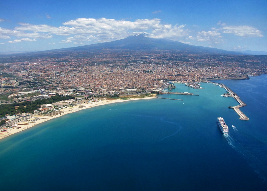 Sicilia_-_Catania_dall%27alto.jpg