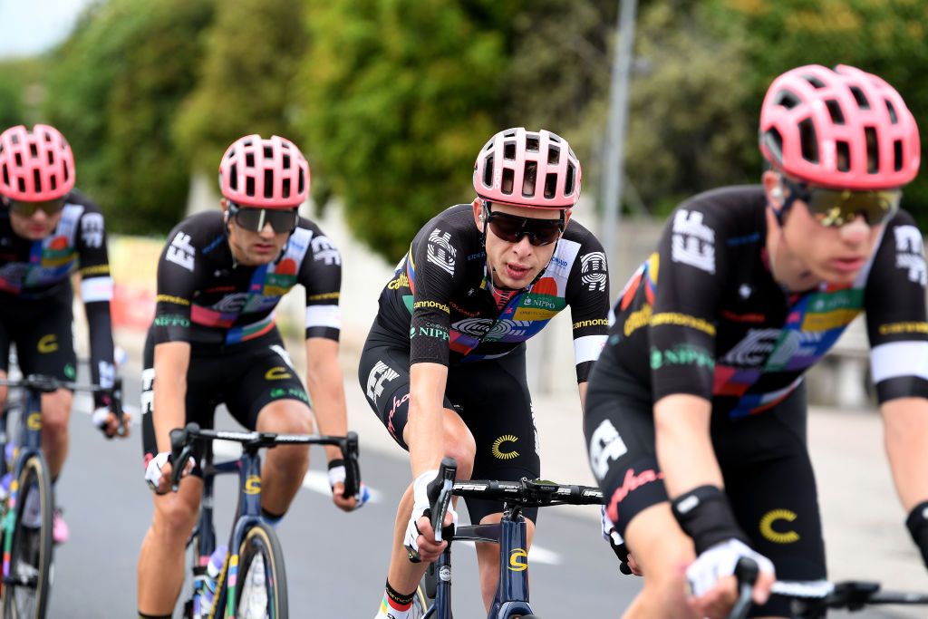 www.cyclingnews.com
