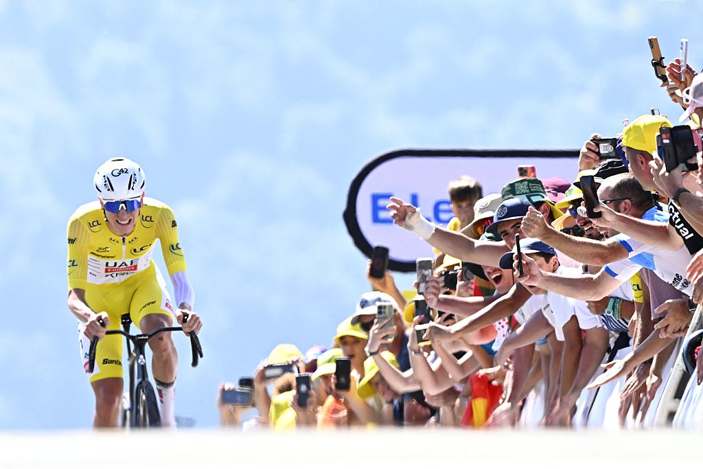 www.cyclingnews.com
