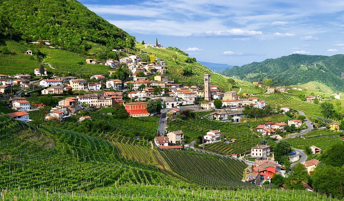 Valdobbiadene_Venetien_Italien-1200x700.jpg