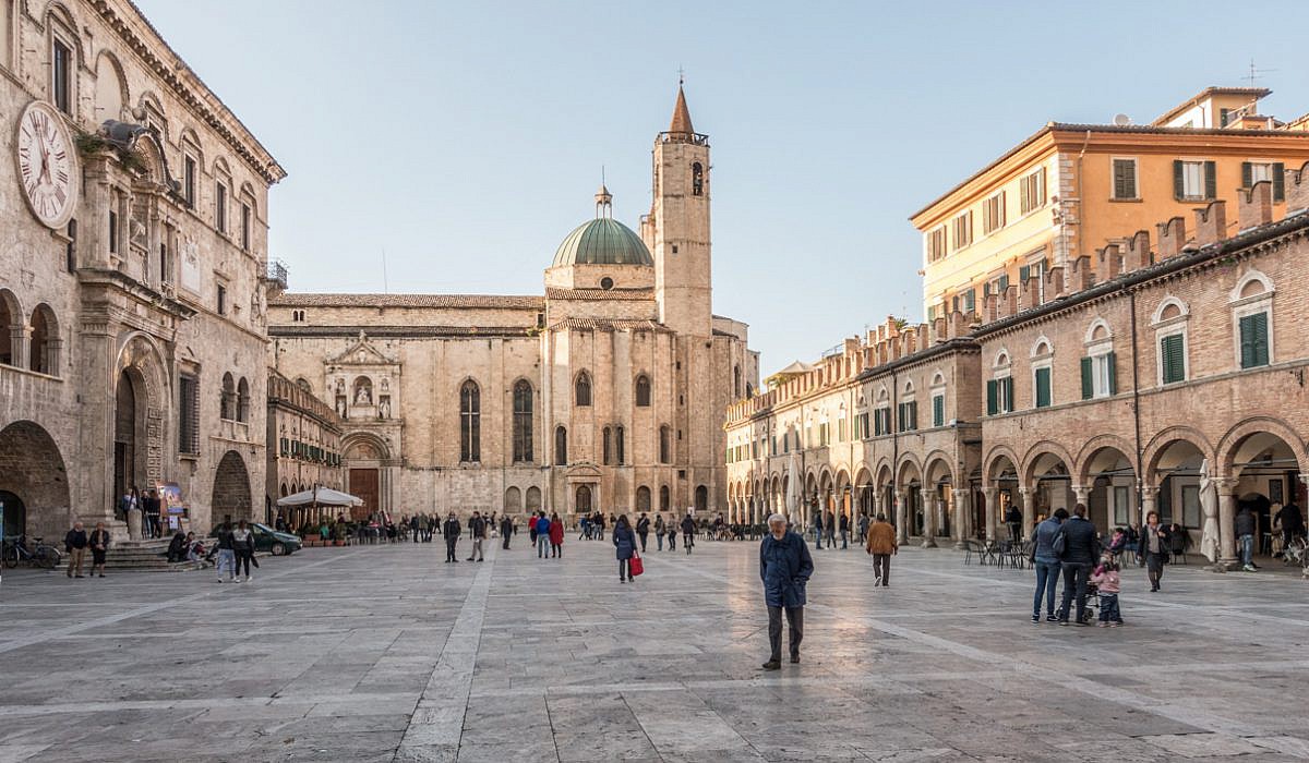 Ascoli-Piceno_Marken_Italien-1200x700.jpg