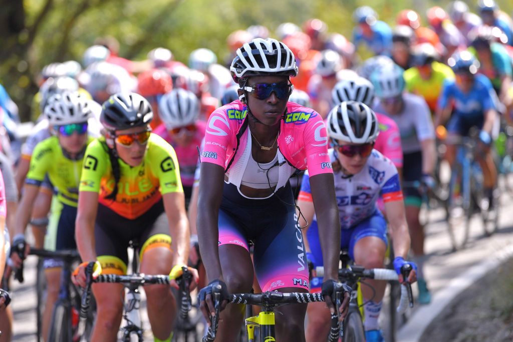 www.cyclingnews.com
