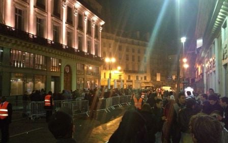 .file-d-attente-lancement-iphone-5-4_m.jpg