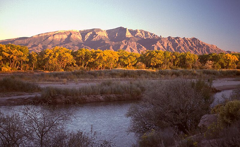 800px-SandiaMtnNM.jpg