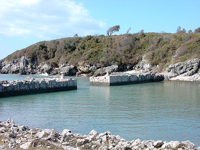 640px-Formia-mare.jpg