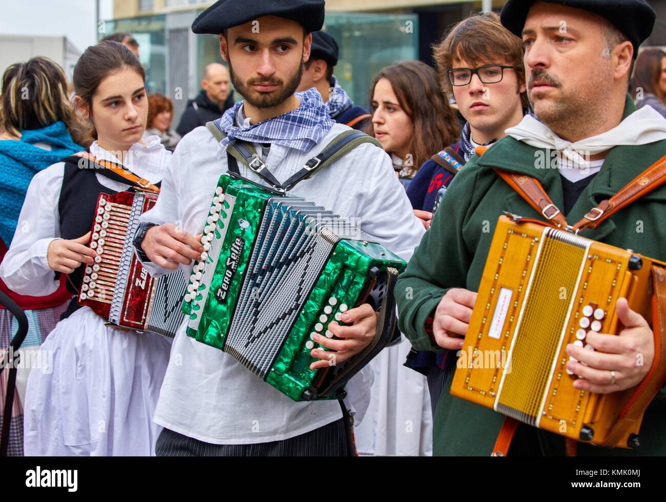 trikitixa-typical-basque-accordion-feria-de-santo-toms-the-feast-of-KMK0MJ.jpg