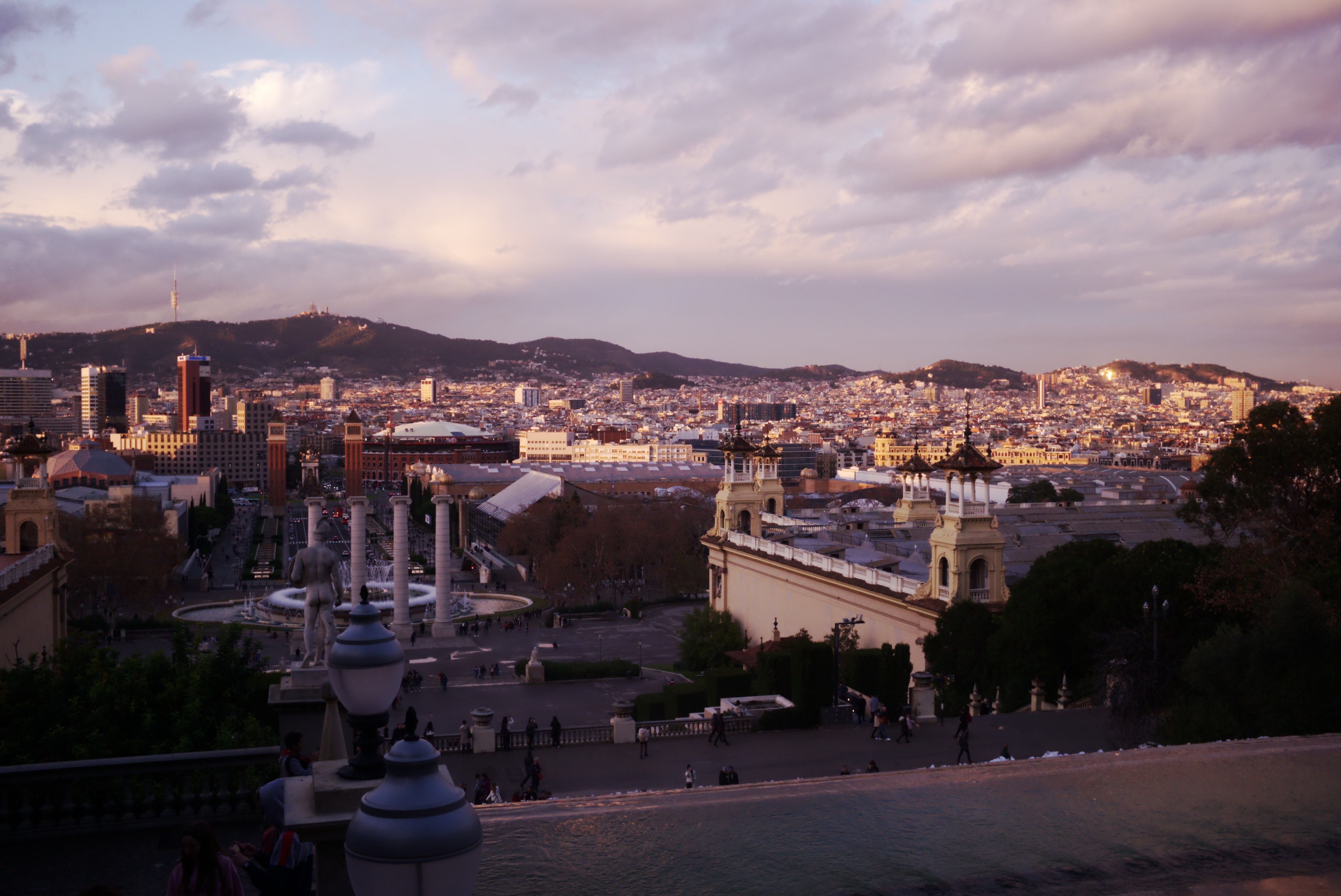 Barcelona_%2849261438312%29.jpg