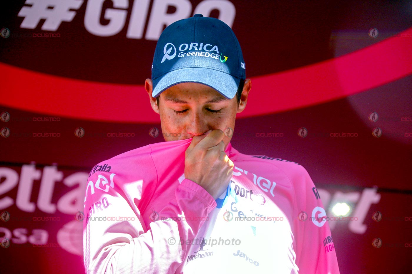 CjeYaHvXAAAvY_c.jpg:large