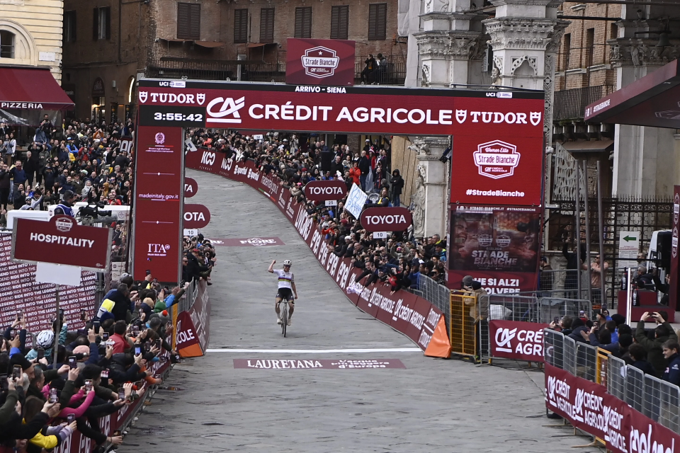 lotte-kopecky-wins-strade-bianche.webp