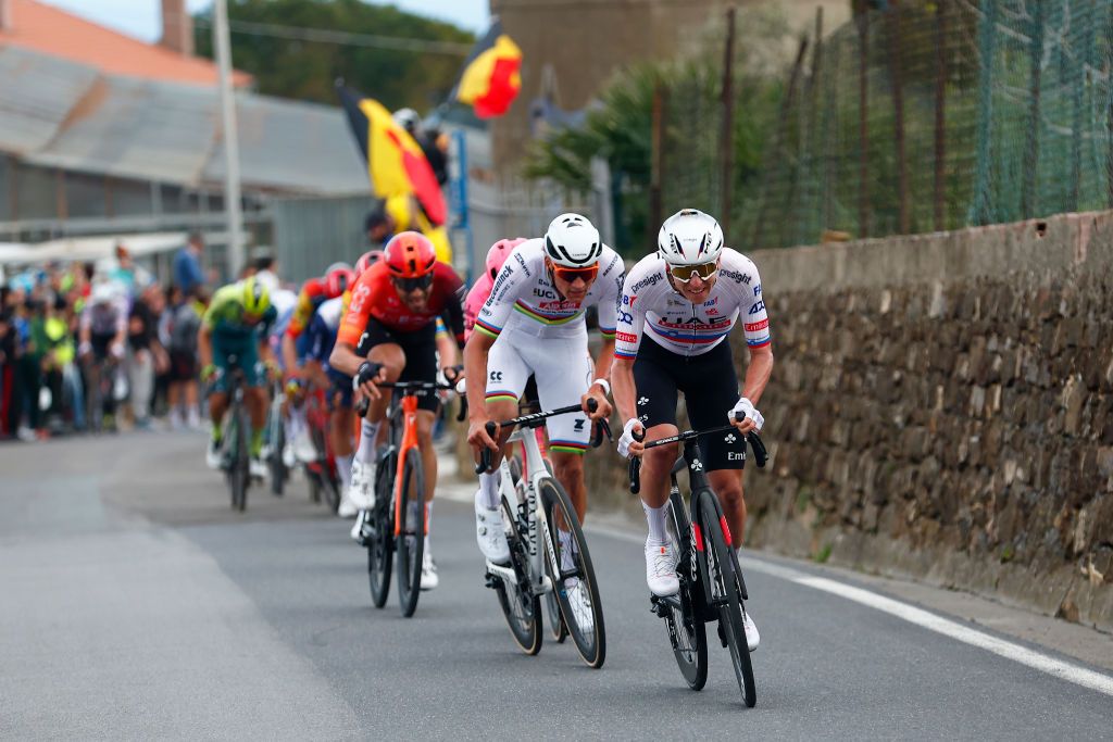 www.cyclingnews.com