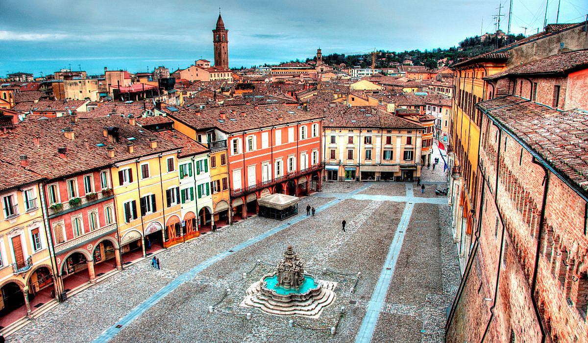 Cesena_Emilia-Romagna_Italien-1200x700.jpg