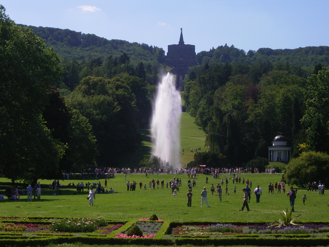 Bergpark_wilhelmshoehe_grosse_fontaene.jpg
