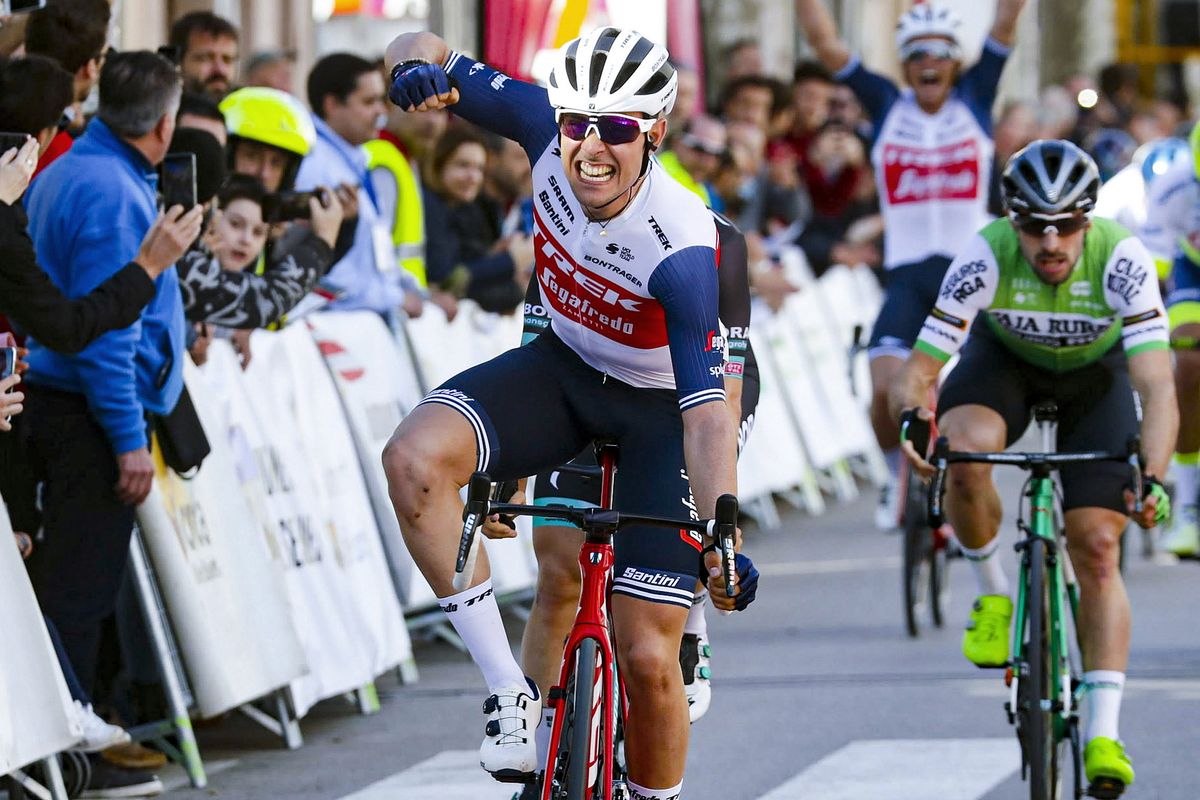 www.cyclingnews.com