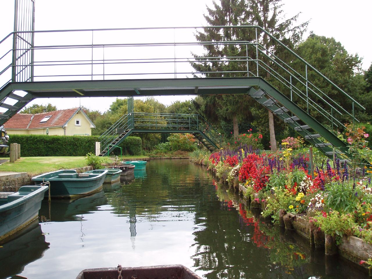 Amiens_ponts_des_Hortillonnages_1.jpg