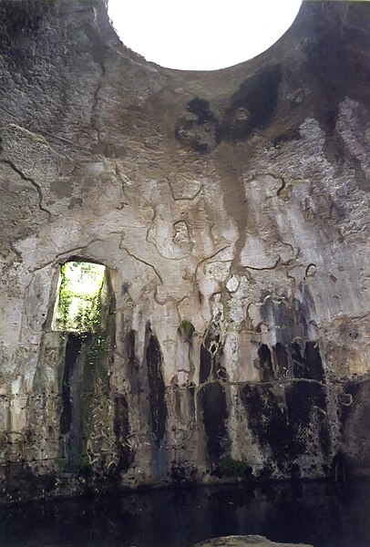 406px-Baiae_Natatio.jpg