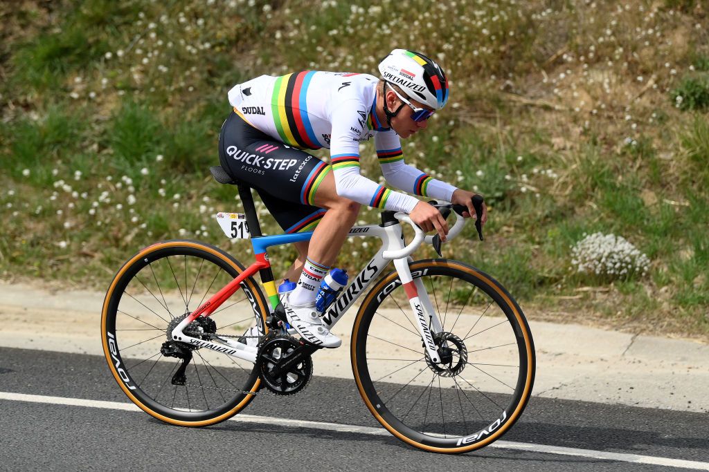 www.cyclingnews.com