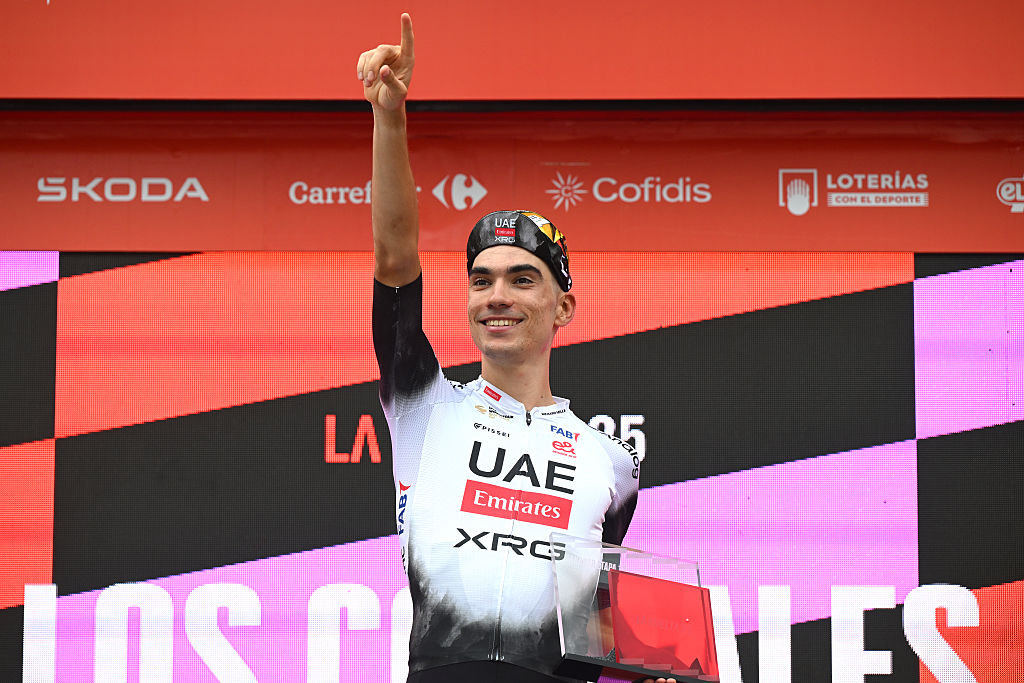 www.cyclingnews.com