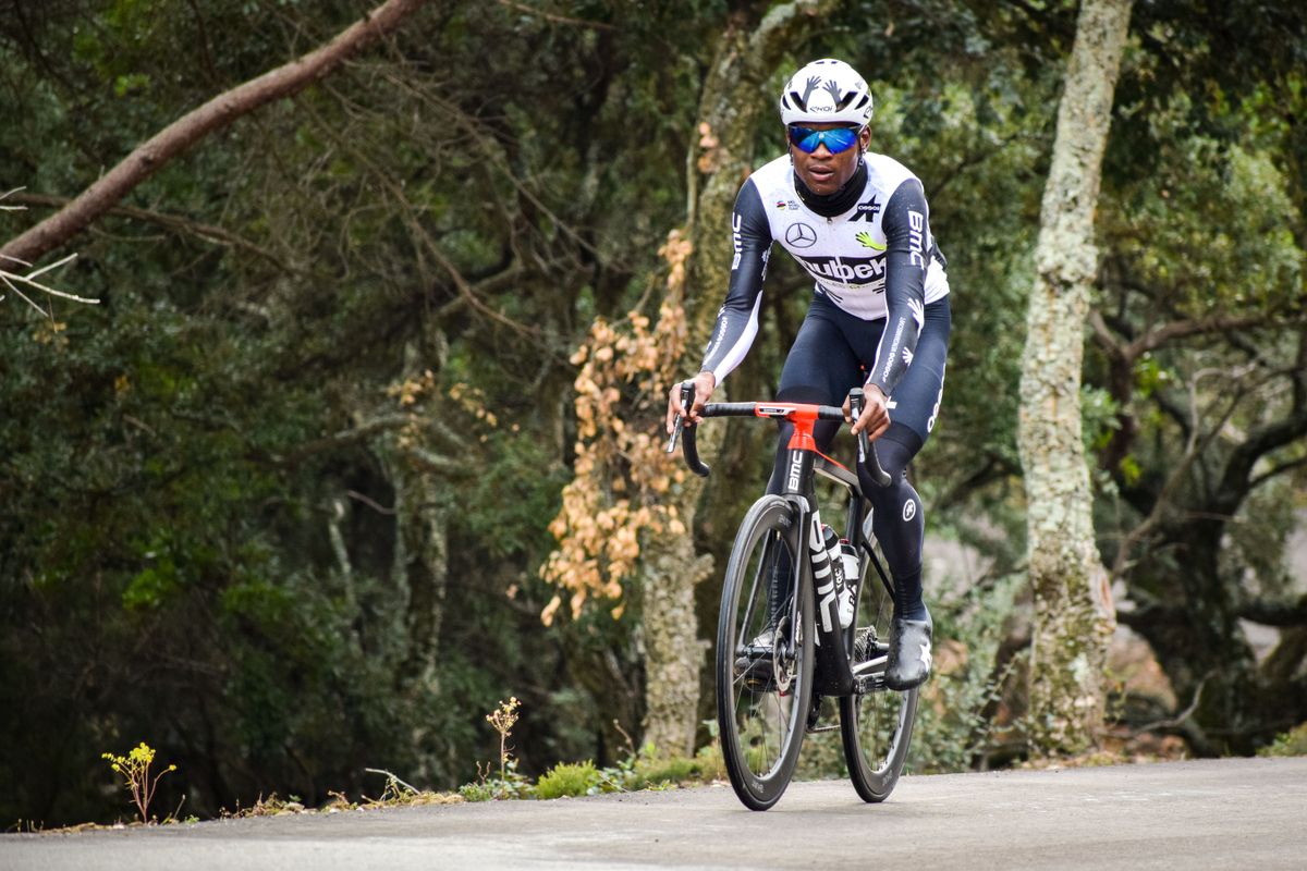 www.cyclingnews.com
