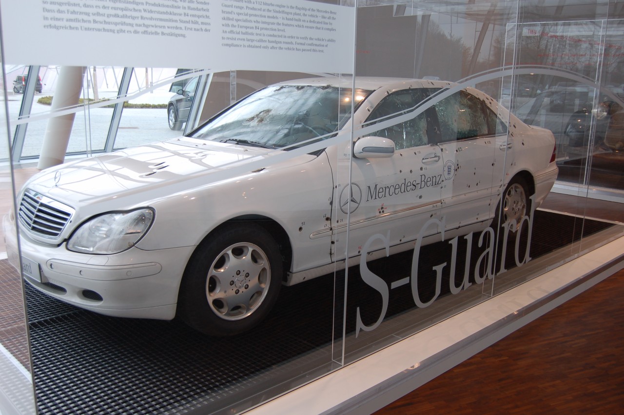 MercedesS-Guardarmouredcar.jpg