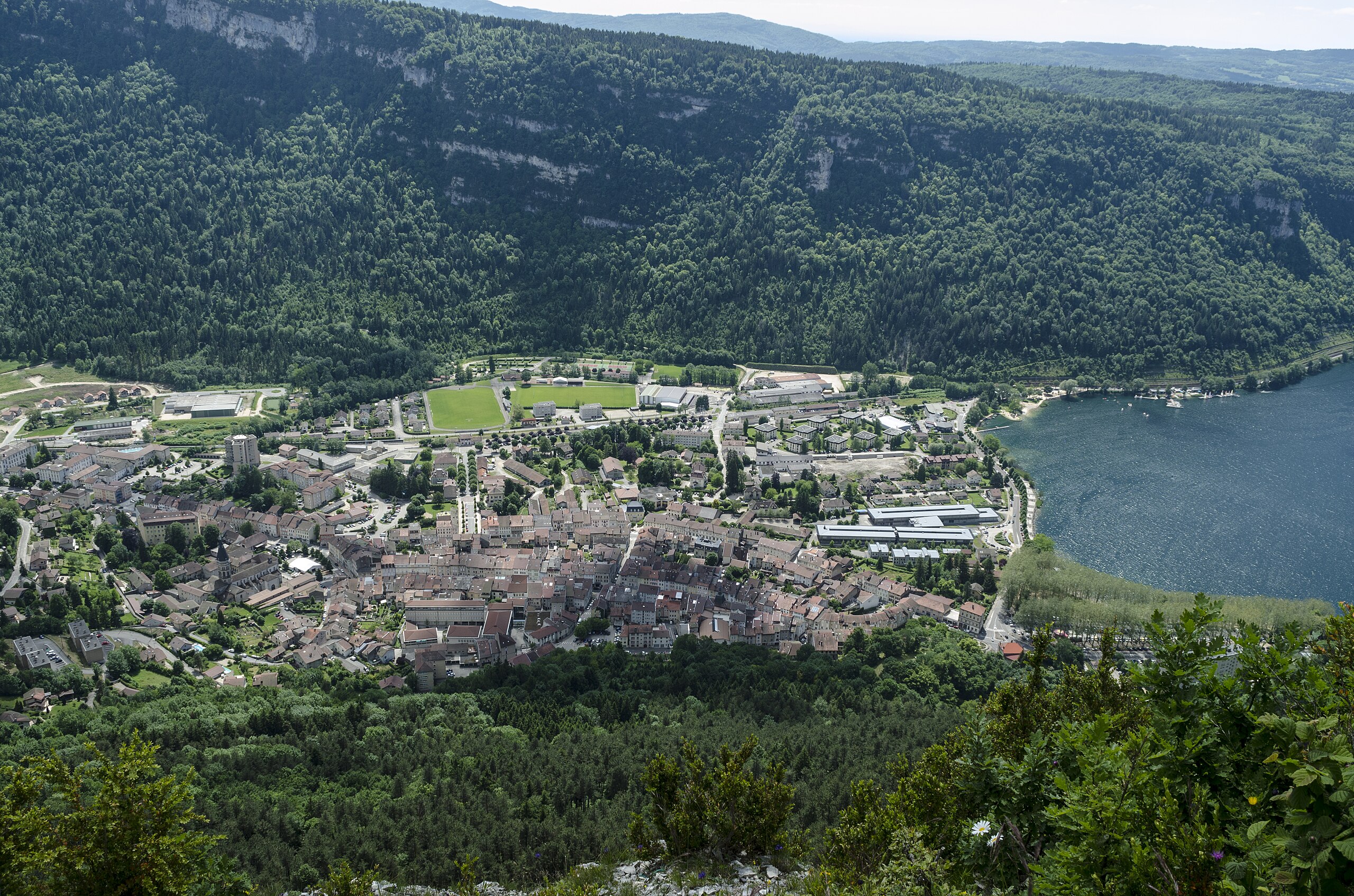 2560px-Nantua.jpg