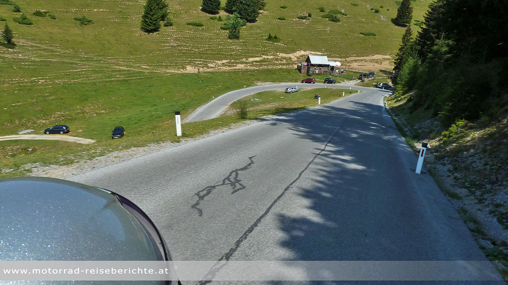 motorradtour-sommeralm-kehre.jpg