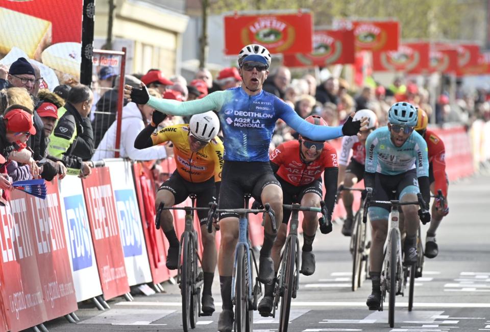 cosnefroy-wins-paris-camembert-2024.jpeg