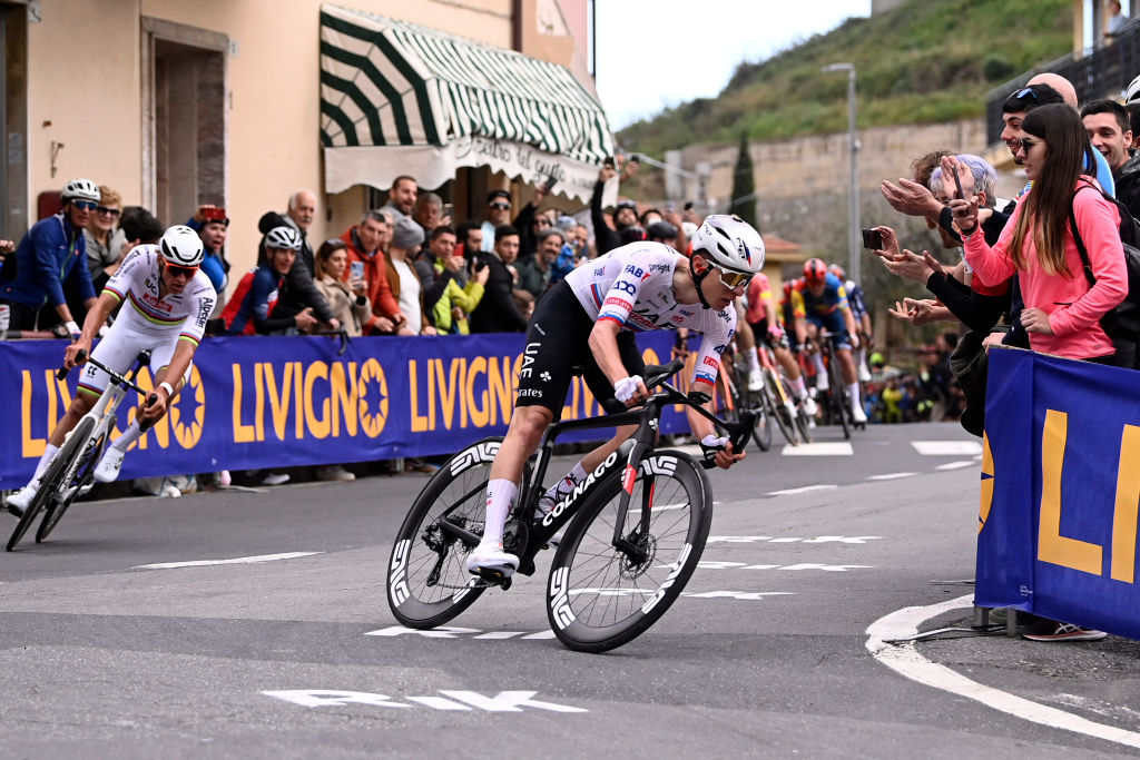 www.cyclingnews.com