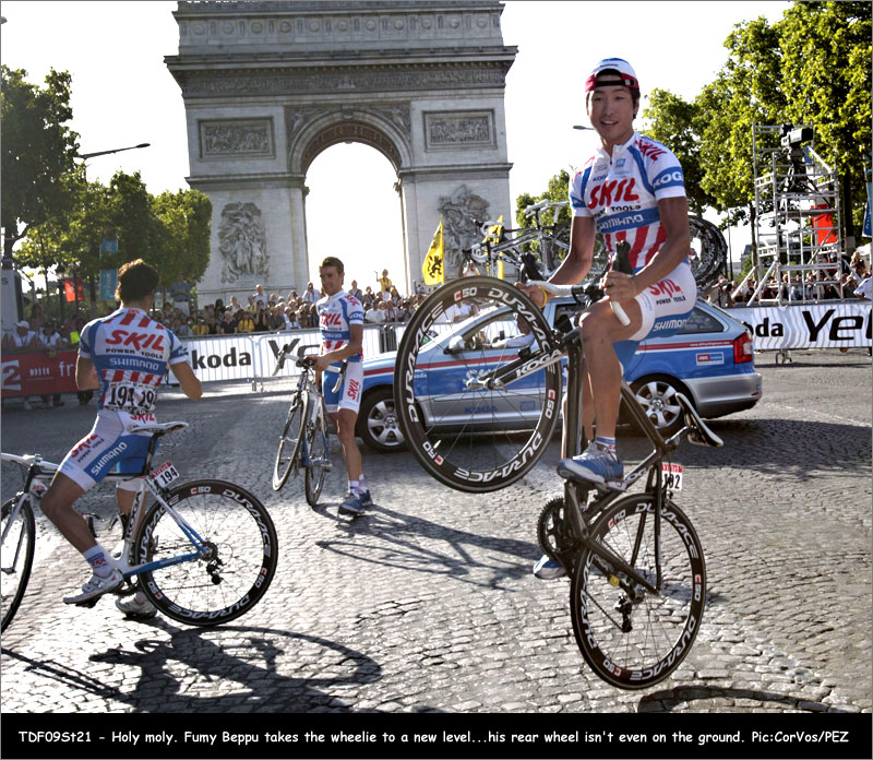 tdf09st21-fumy.jpg