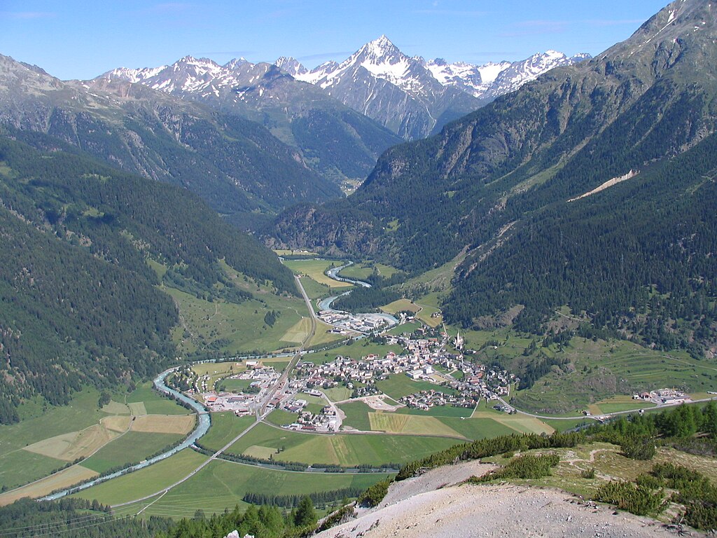 1024px-Zernez2008.jpg