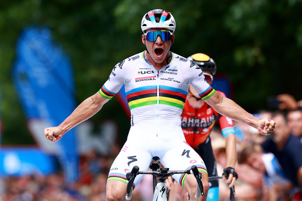 www.cyclingnews.com