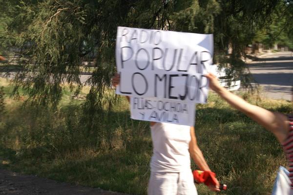 BBZAhCECEAAGrZU.jpg