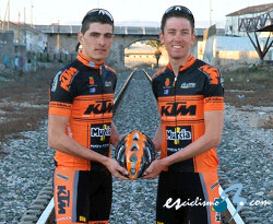 ktm_murcia_presentacion_ropa_2011_ktmmurcia.jpg