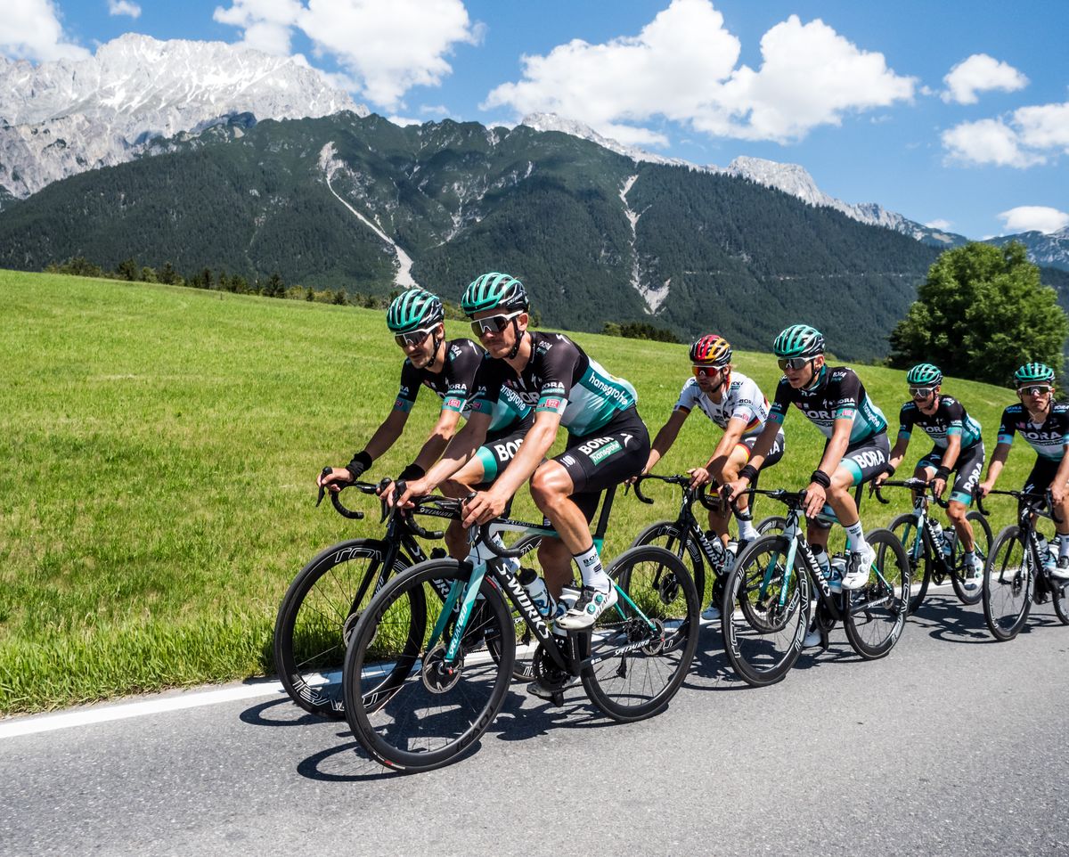 www.cyclingnews.com