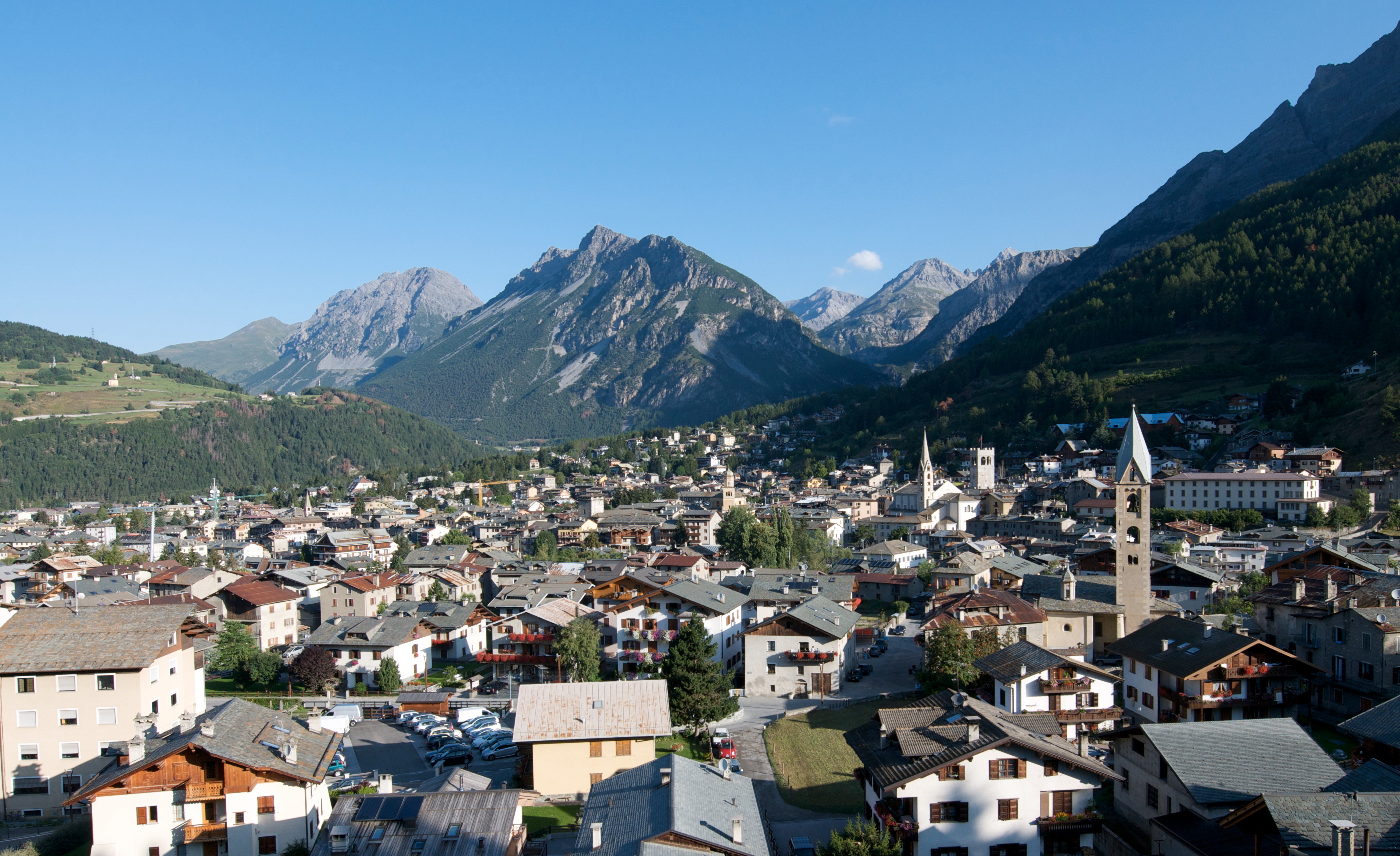 Bormio_da_Villa_Feleit_-_panoramio.jpg