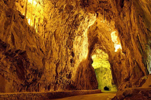 cuevona-de-cueves.jpg